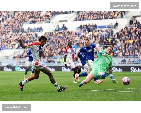 足球比赛全场攻防博弈与战术较量精彩回顾解析深度剖析与关键瞬间盘点 - 副本 - 副本 - 副本 (2) - 副本 - 副本